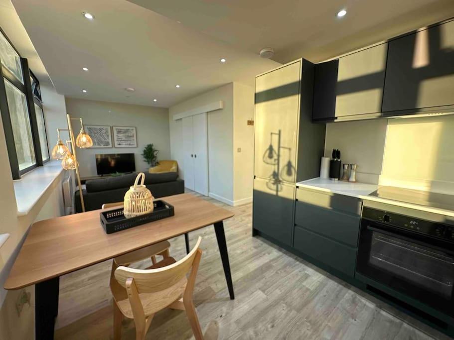 1 Bed Flat With View Of Old Trafford Apartment Manchester Exterior photo